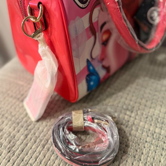 La Philipe Pink in Beauty Handbag - Picture 3 of 4